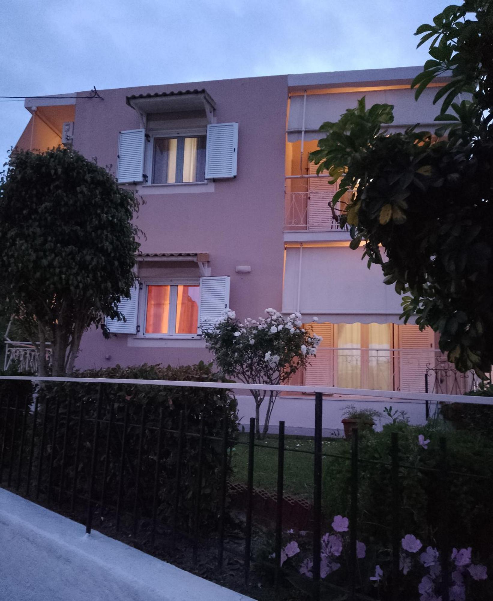 Vicky'S Guesthouse กาวอส ภายนอก รูปภาพ