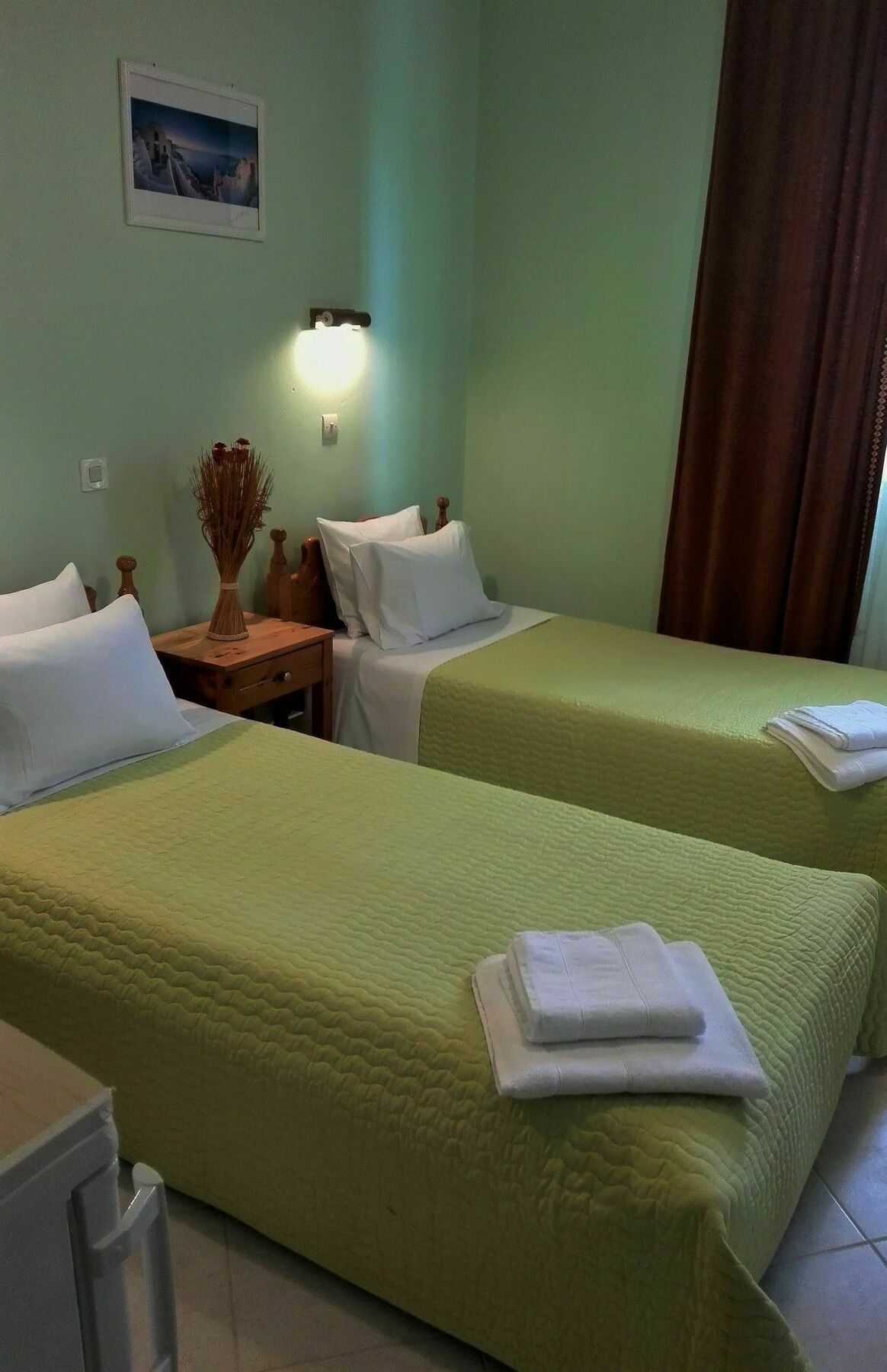 Vicky'S Guesthouse กาวอส ภายนอก รูปภาพ